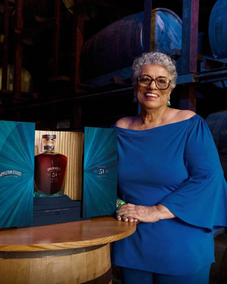 3_Presentation_Case__Joy_Original_Crop_300DPI-%281%29